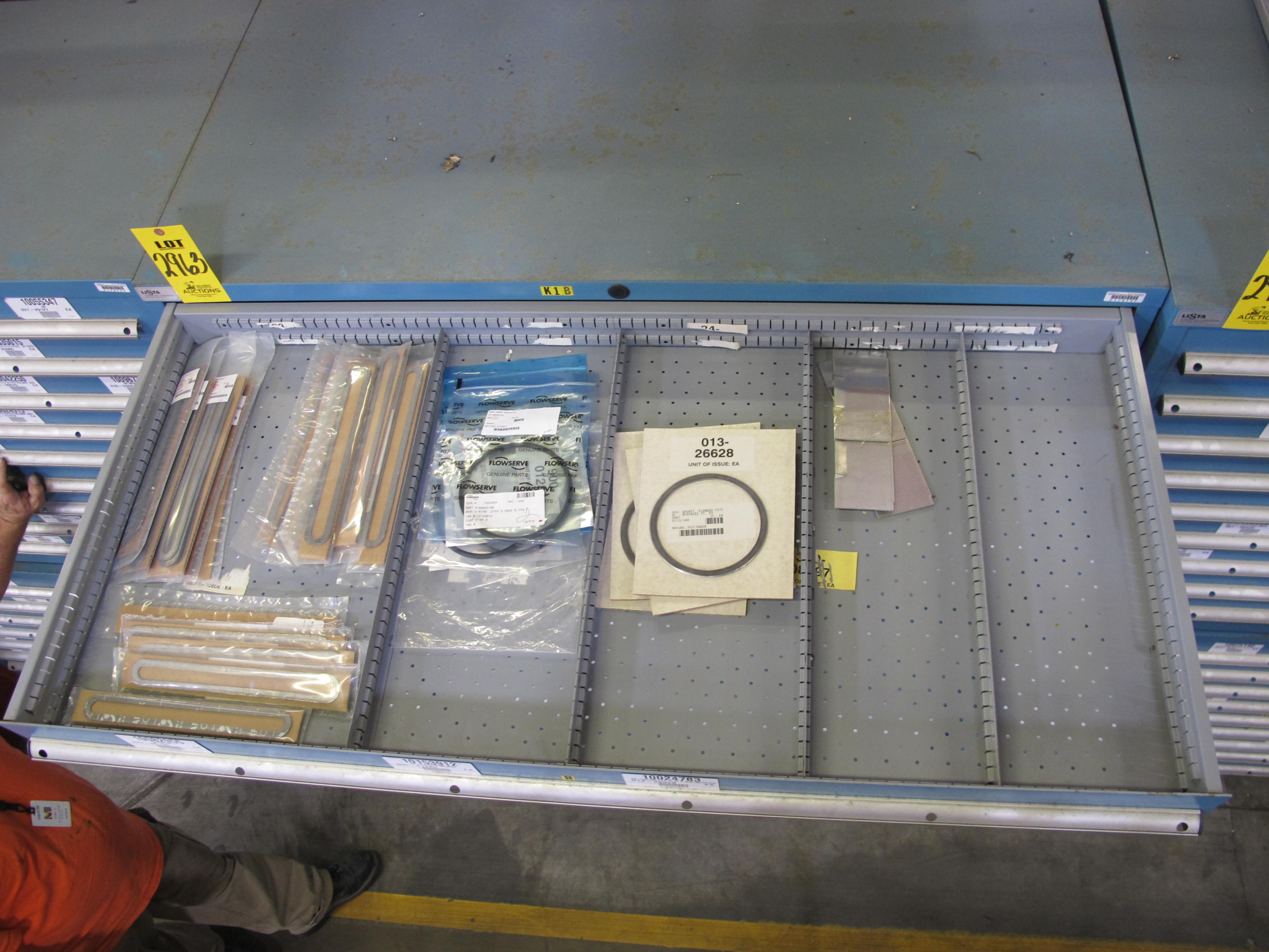 LISTA HEAVY DUTY 9-DRAWER PARTS CABINET W/ CONTENTS (W-50) LOADING & HANDLING FEE $25-